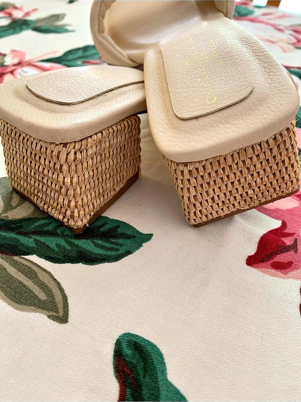 Chinese Laundry Los Angeles , Woven Block Heel leather Sandals in Cream size 7. - Picture 3 of 5